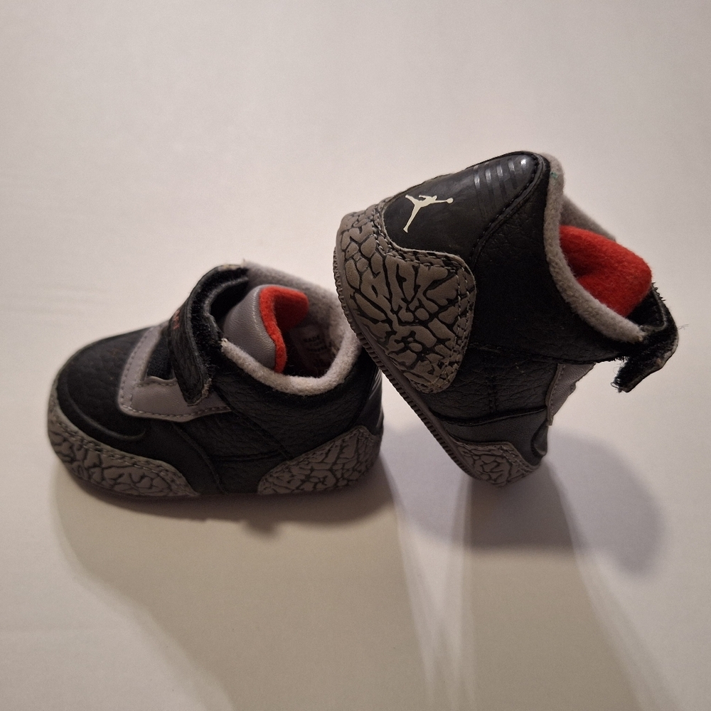 Pre-Owned Air jordan retro 3 black cement boys Size 1c